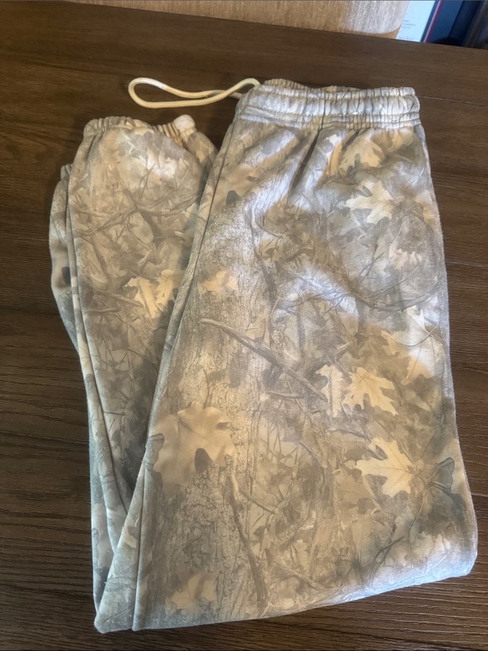 Women’s Camouflage Fleece Jogger Pants - Gray/Tan